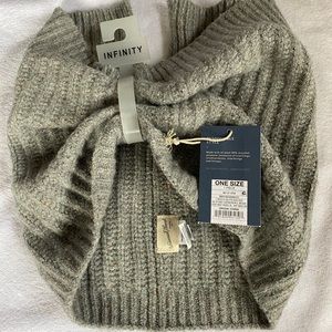 Universal Thread Gray Infinity Scarf 🧣